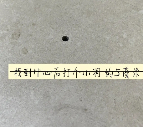 达州瓷砖空鼓维修公司专业解答在瓷砖铺贴过程中，如果砂料搅拌不均匀，将会带来以下问题